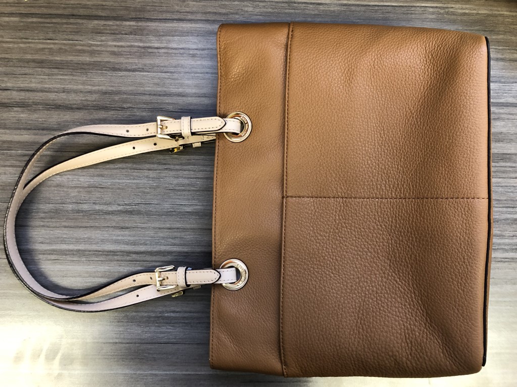 bedford medium top zip pocket tote